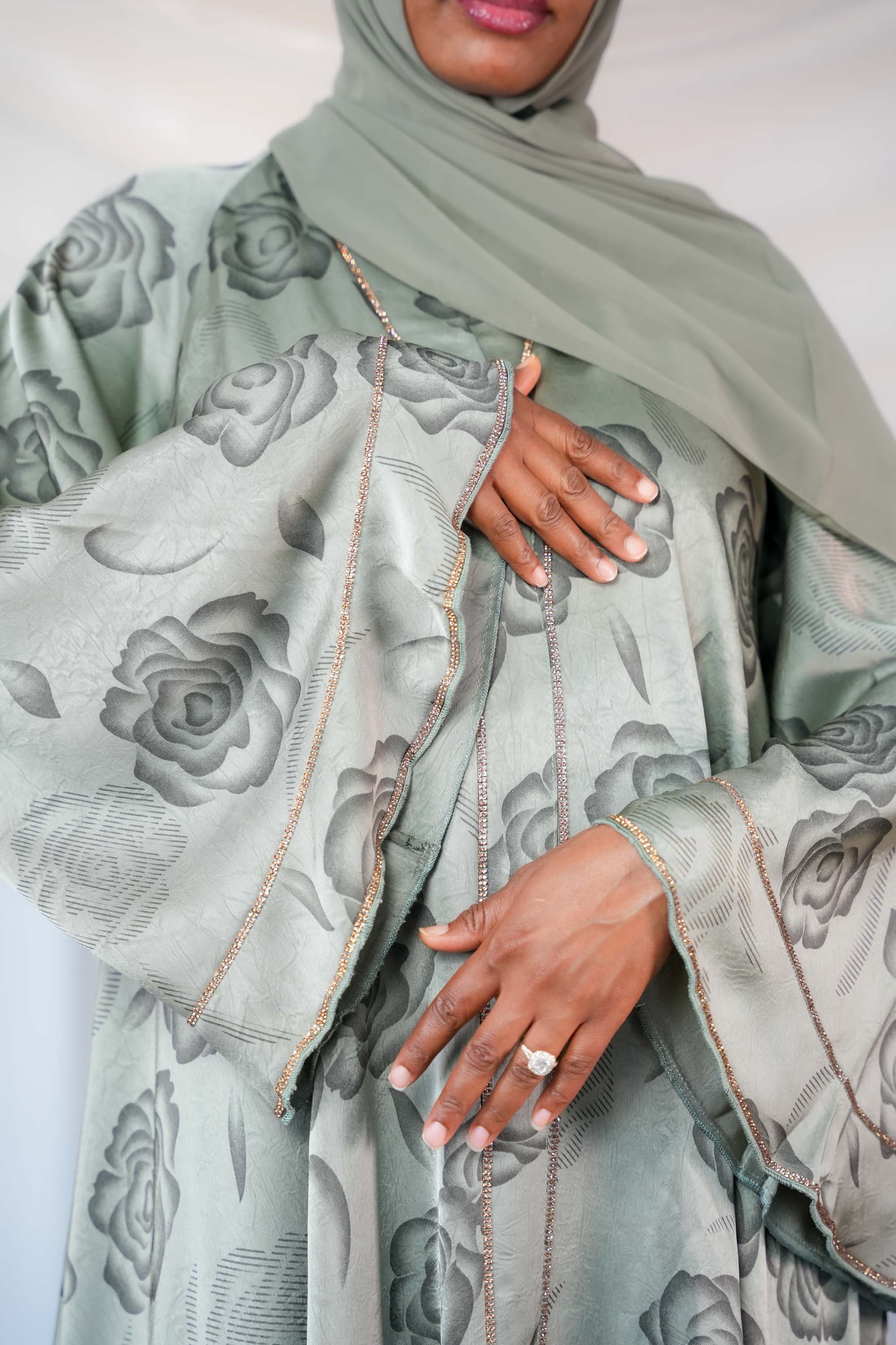 Nawra Mother-Daughter Set Abaya