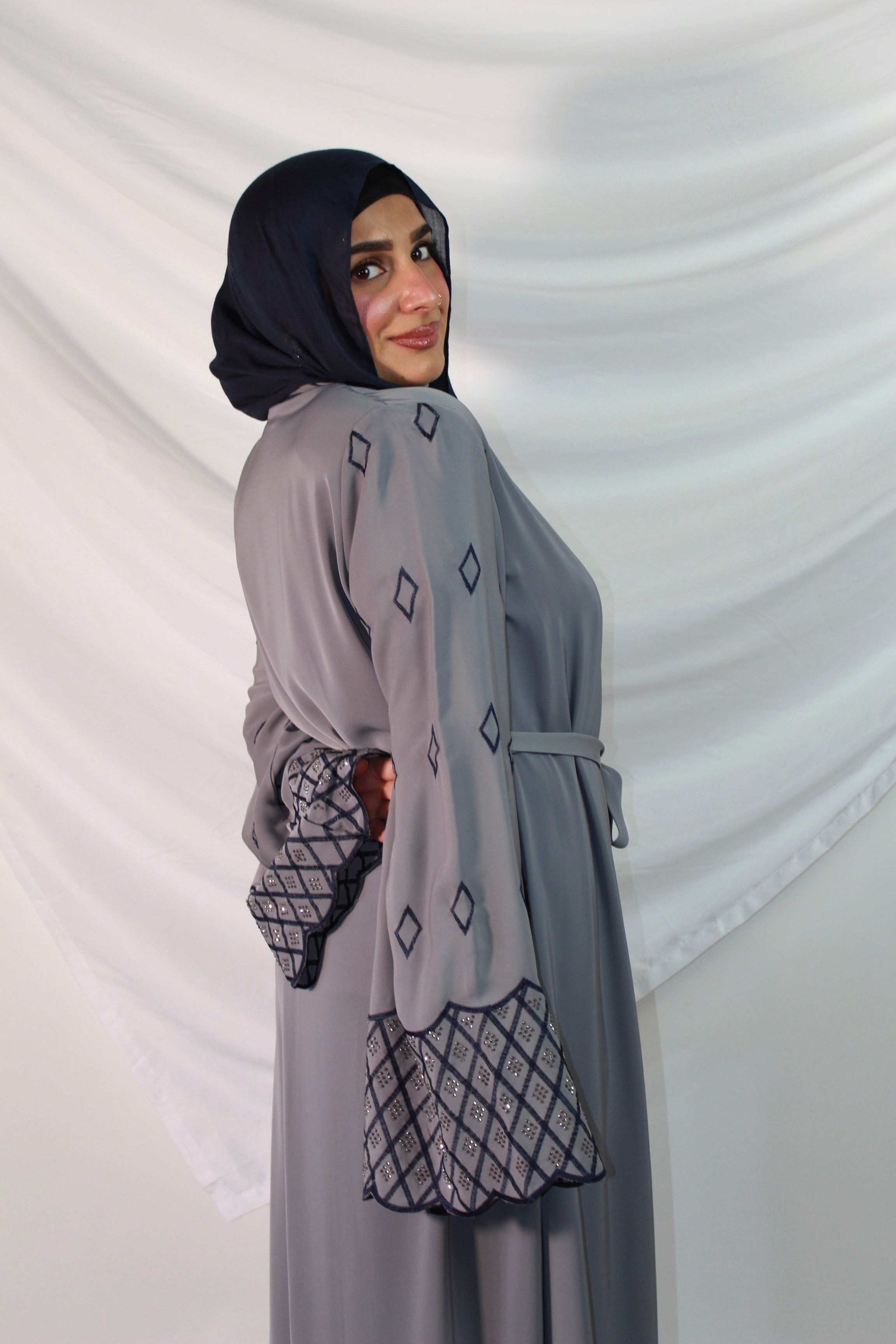 Mahnoor Abaya
