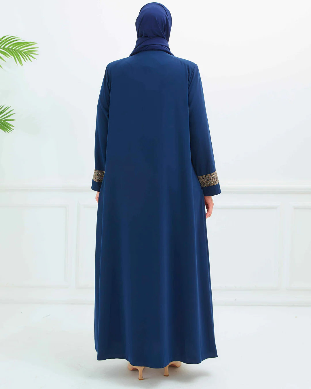 Zeenat Abaya