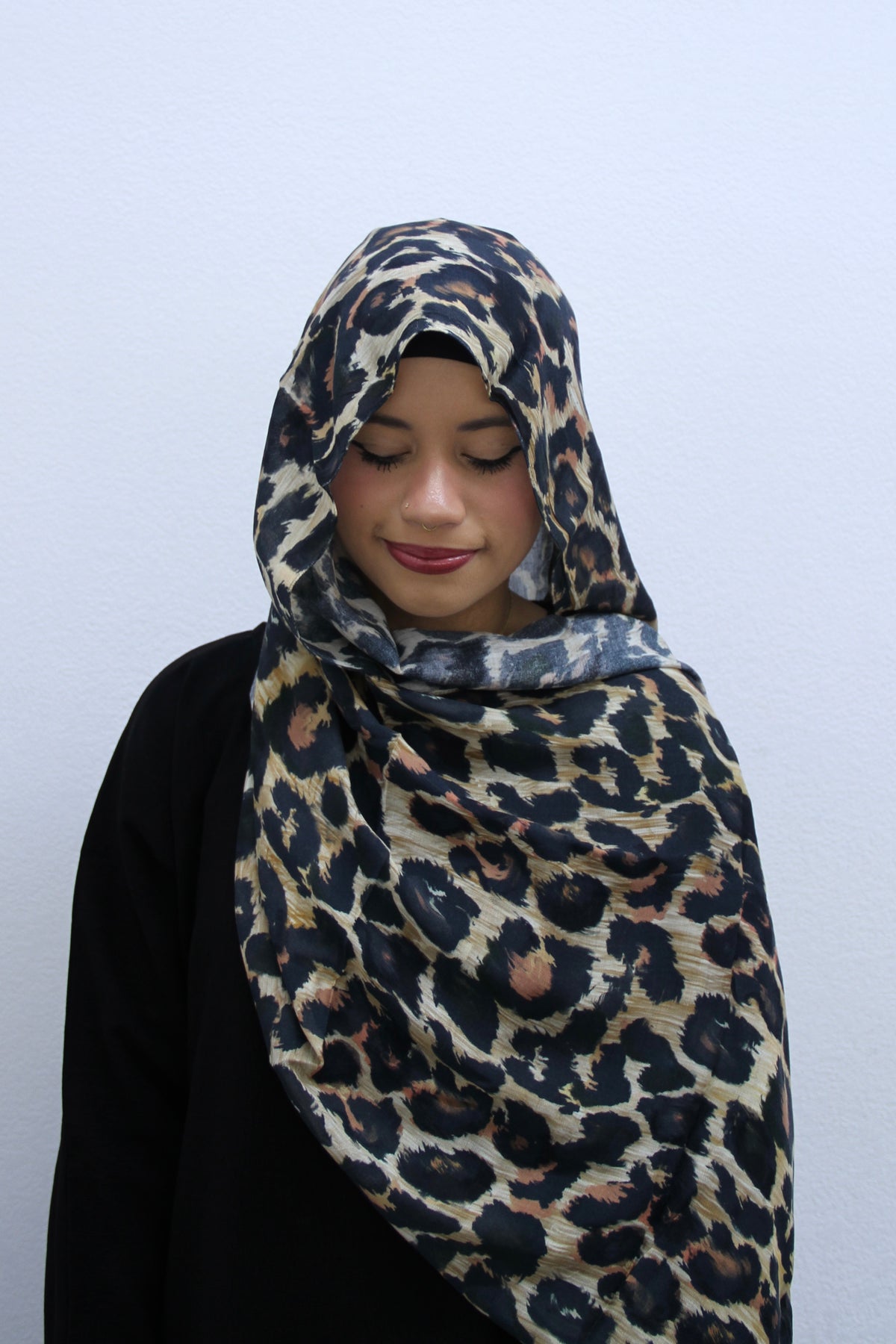Printed modal scarf featuring a fashionable cheetah print design