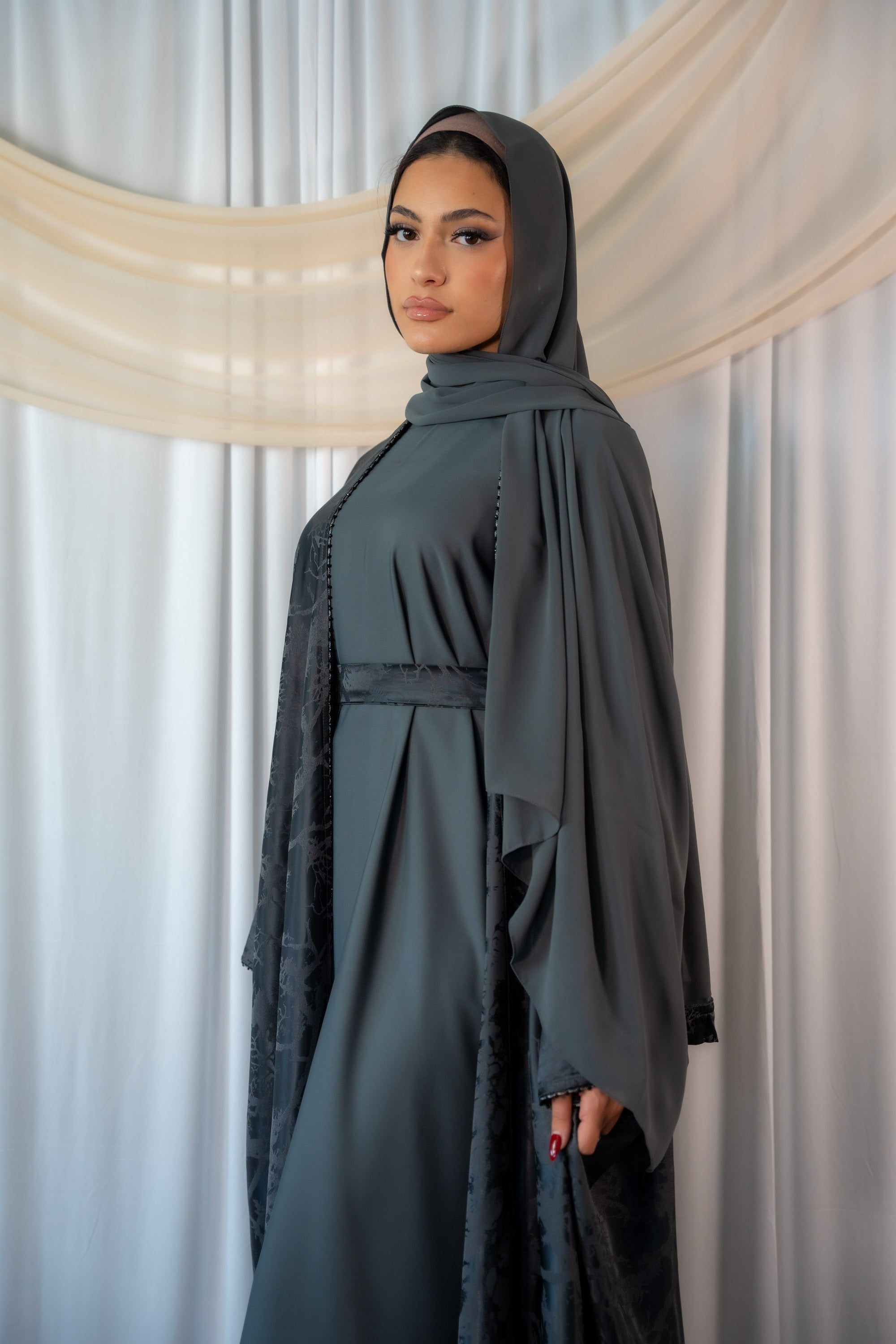 Basma Farasha Abaya
