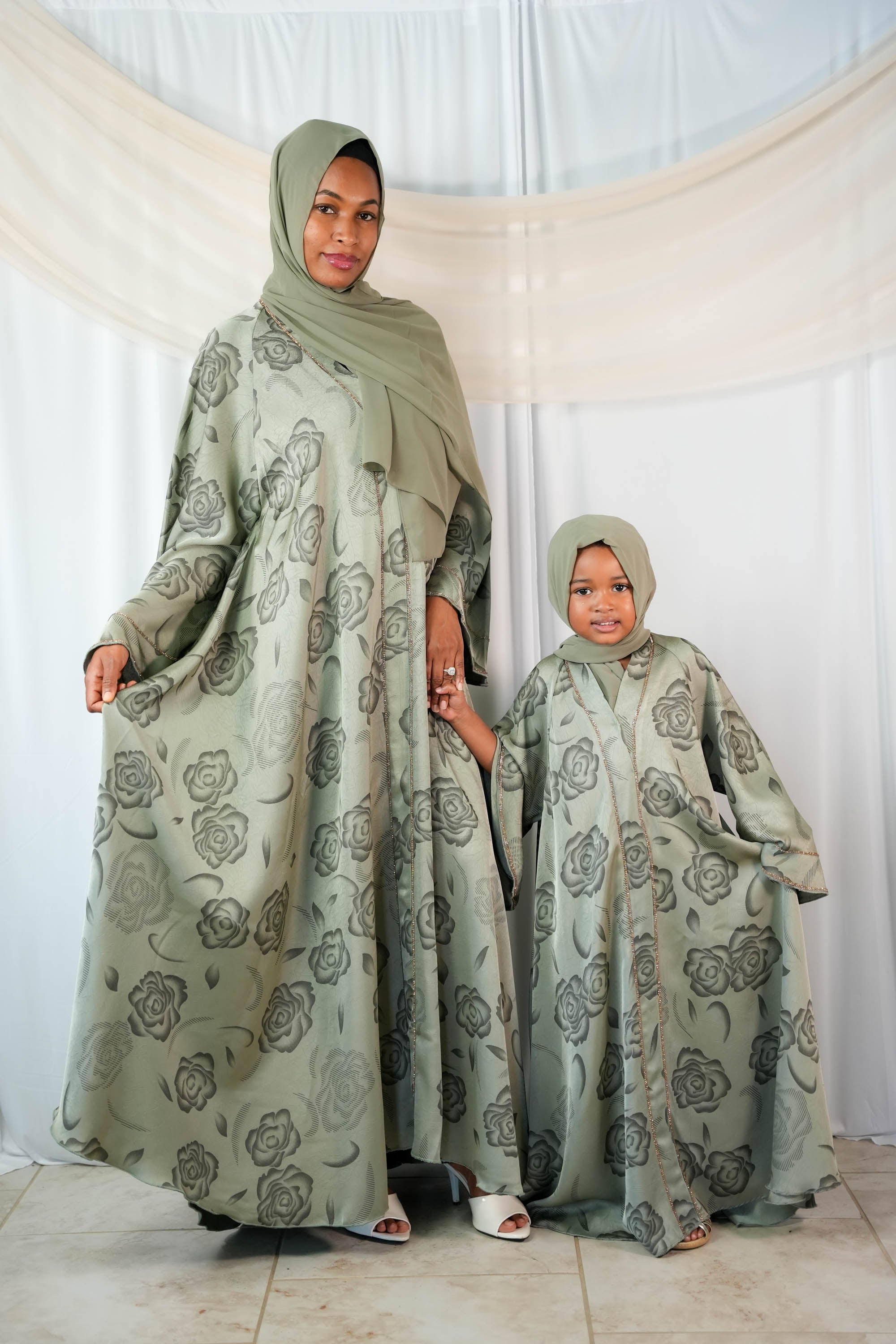 Nawra Mother-Daughter Set Abaya
