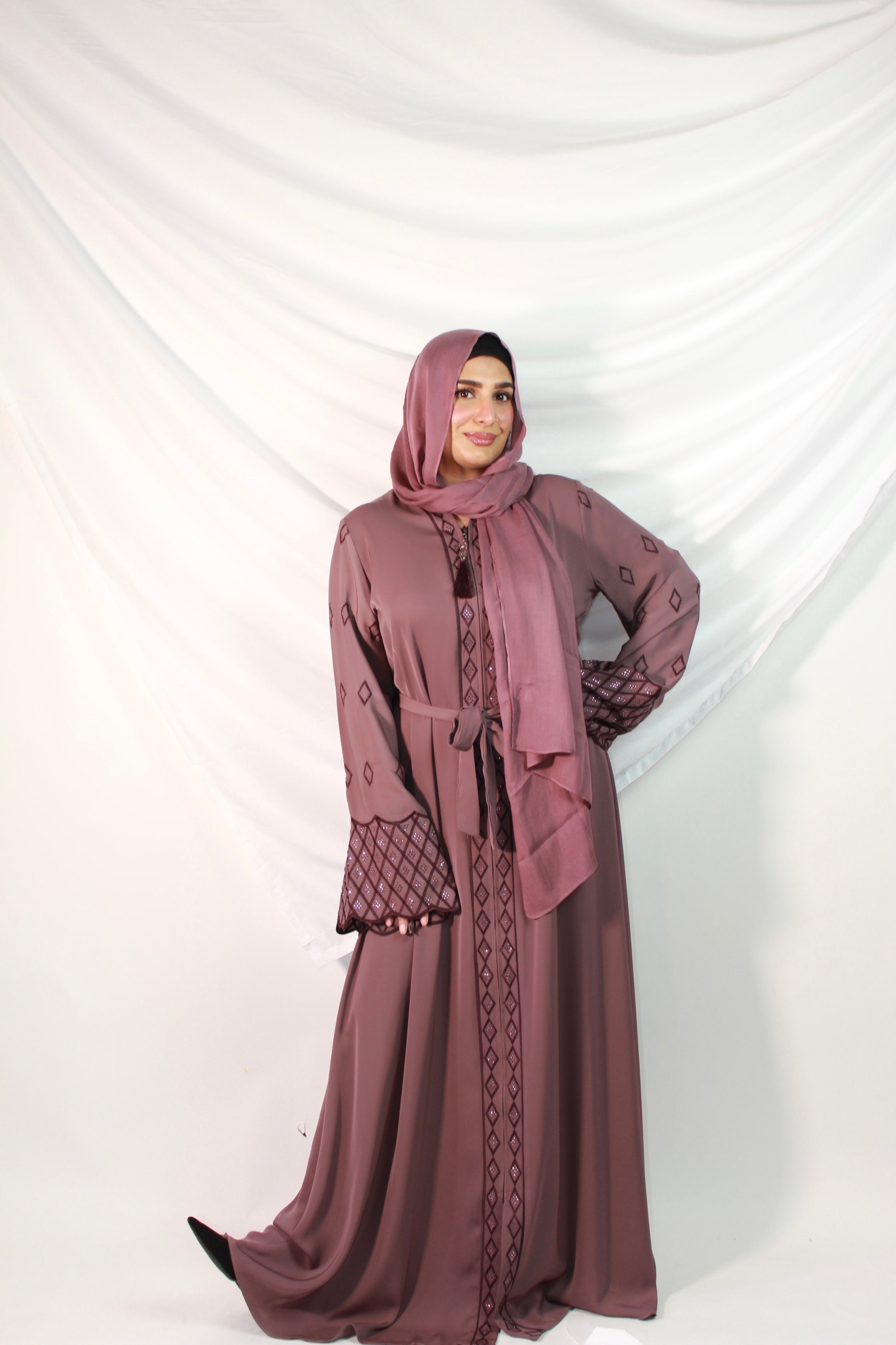 Mahnoor Abaya