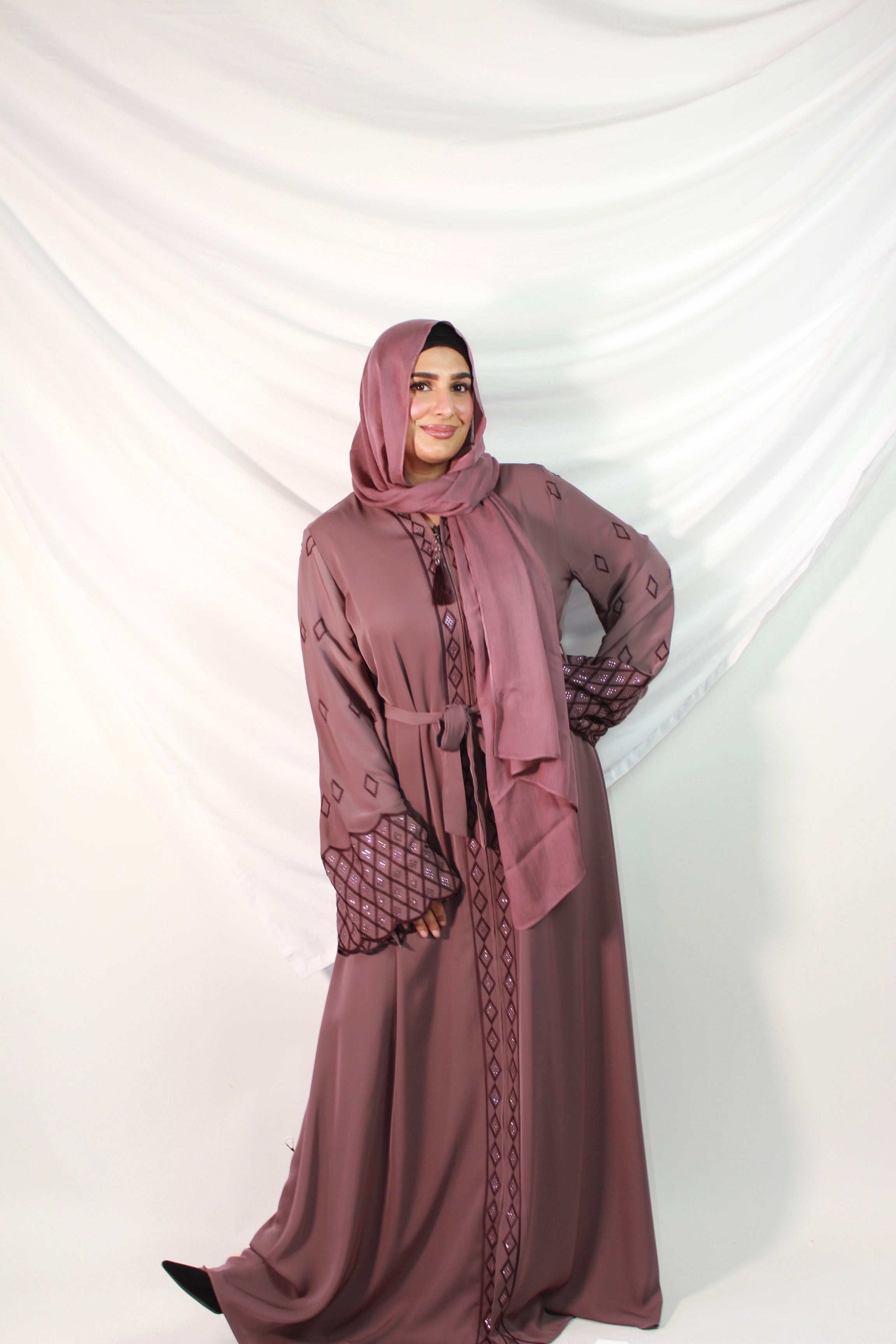 Mahnoor Abaya