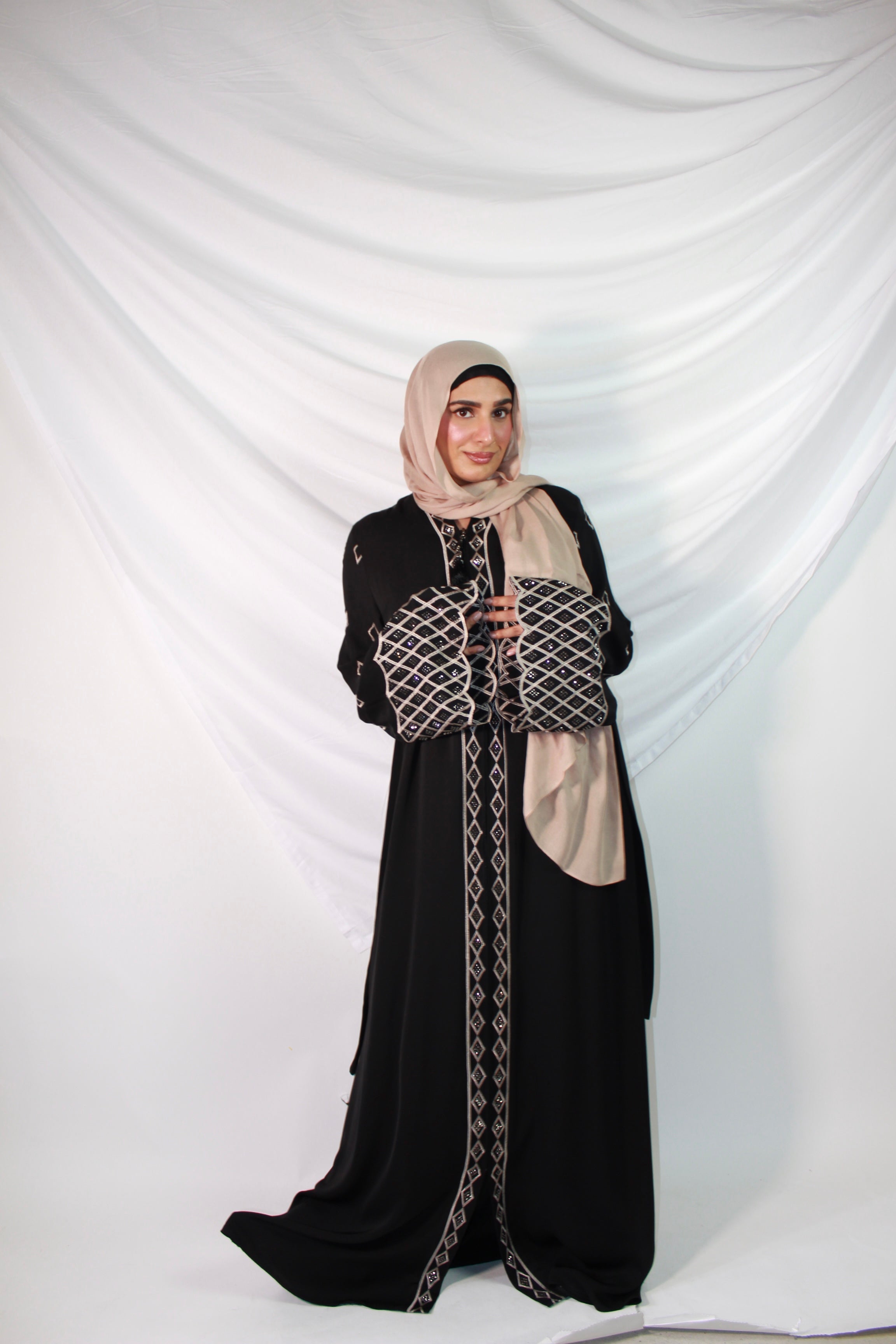 Mahnoor Abaya