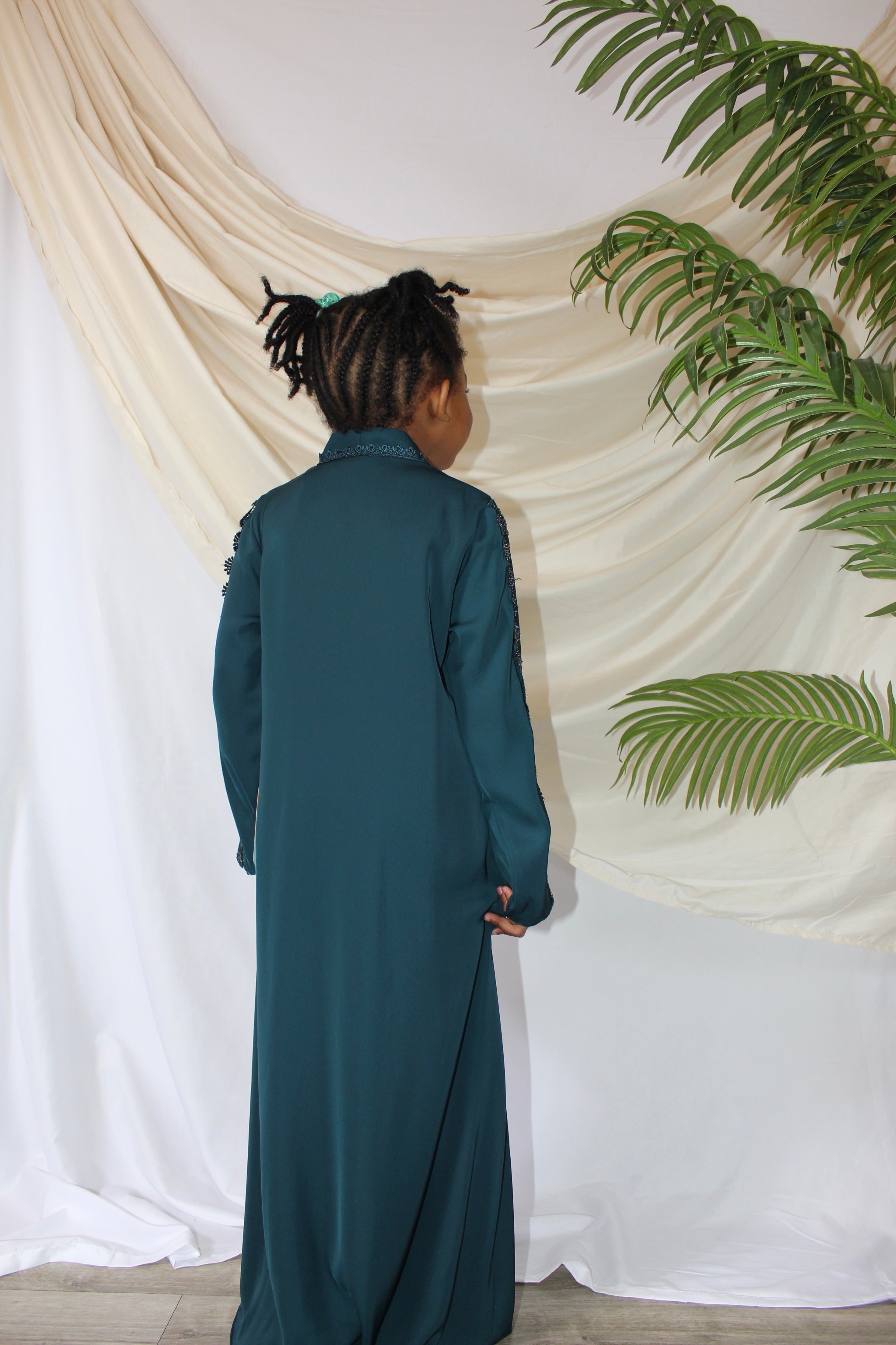 Enaaz Abaya