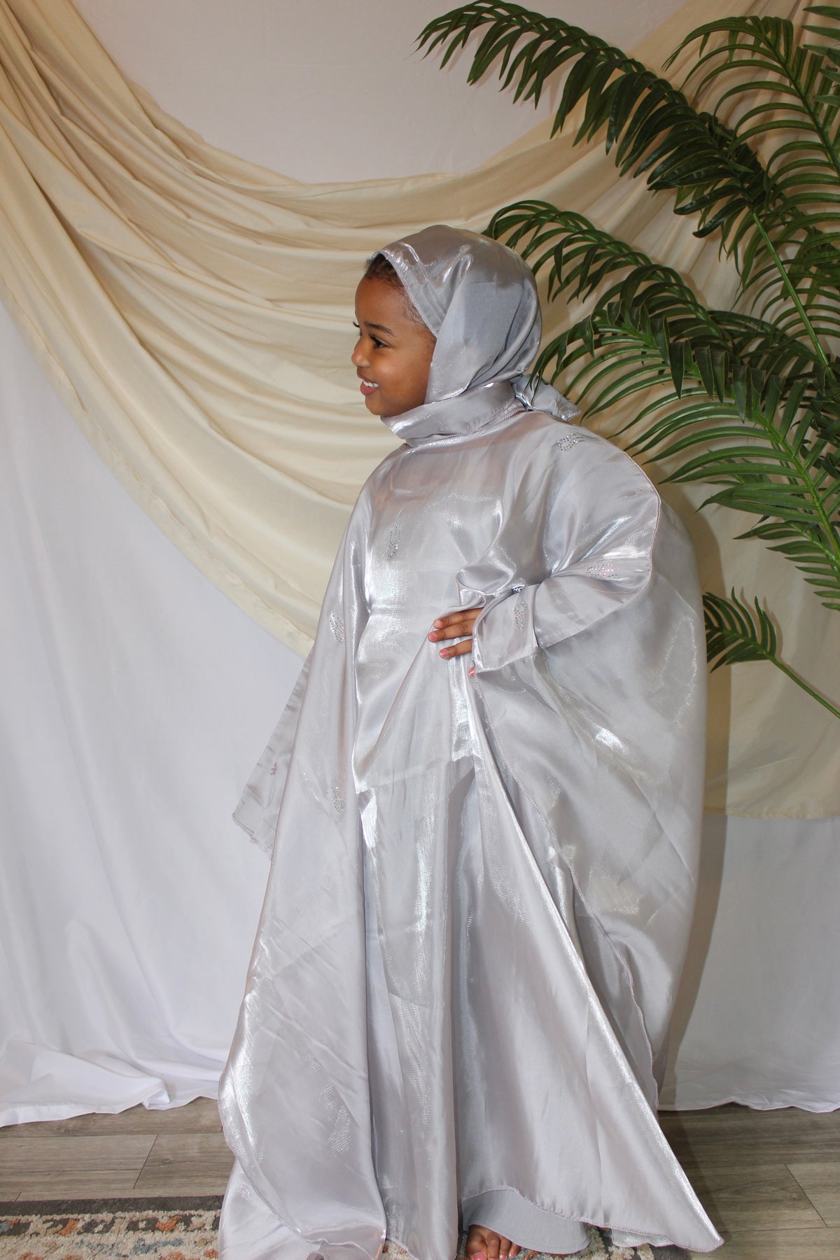 Two-piece Farasha abaya and hijab set for girls