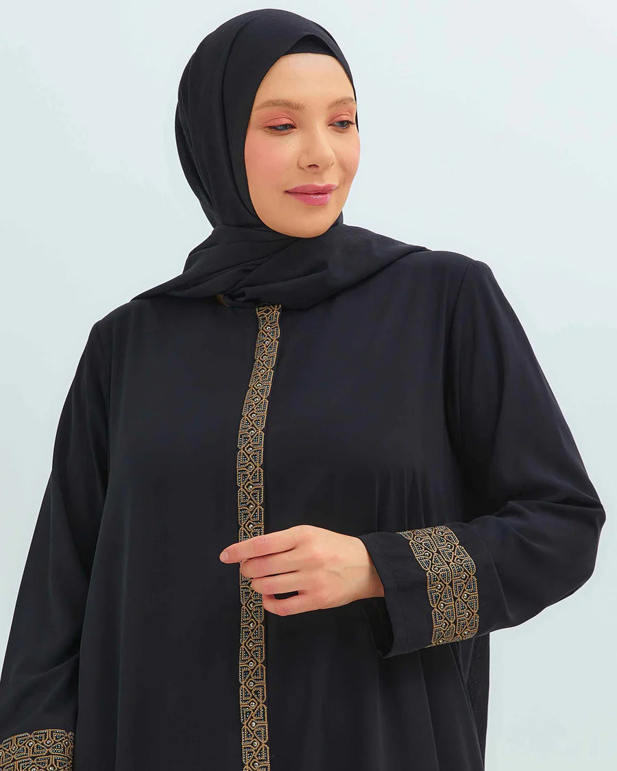 Zeenat abaya shown closed with its center zipper